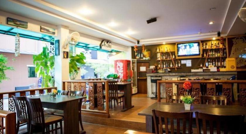 Triple Rund Place Hotel Patong Extérieur photo