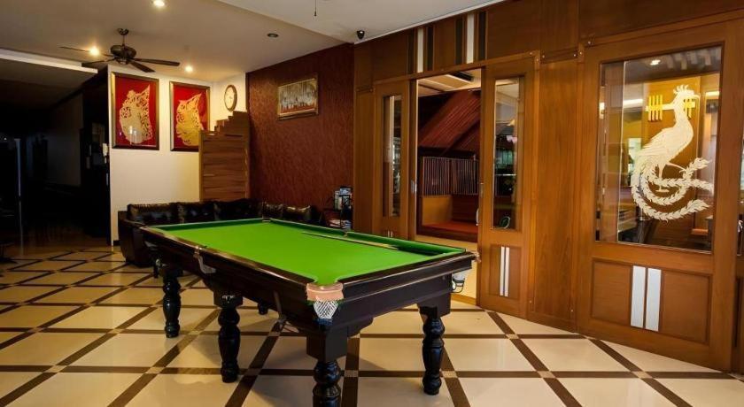 Triple Rund Place Hotel Patong Extérieur photo