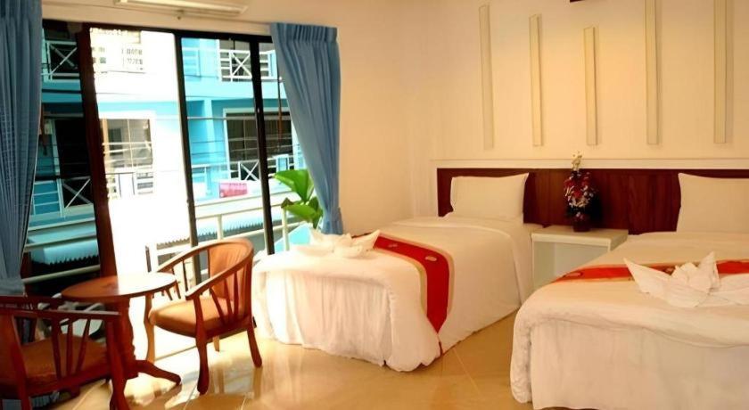 Triple Rund Place Hotel Patong Extérieur photo