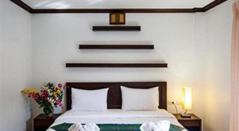 Triple Rund Place Hotel Patong Extérieur photo