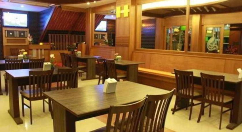 Triple Rund Place Hotel Patong Extérieur photo