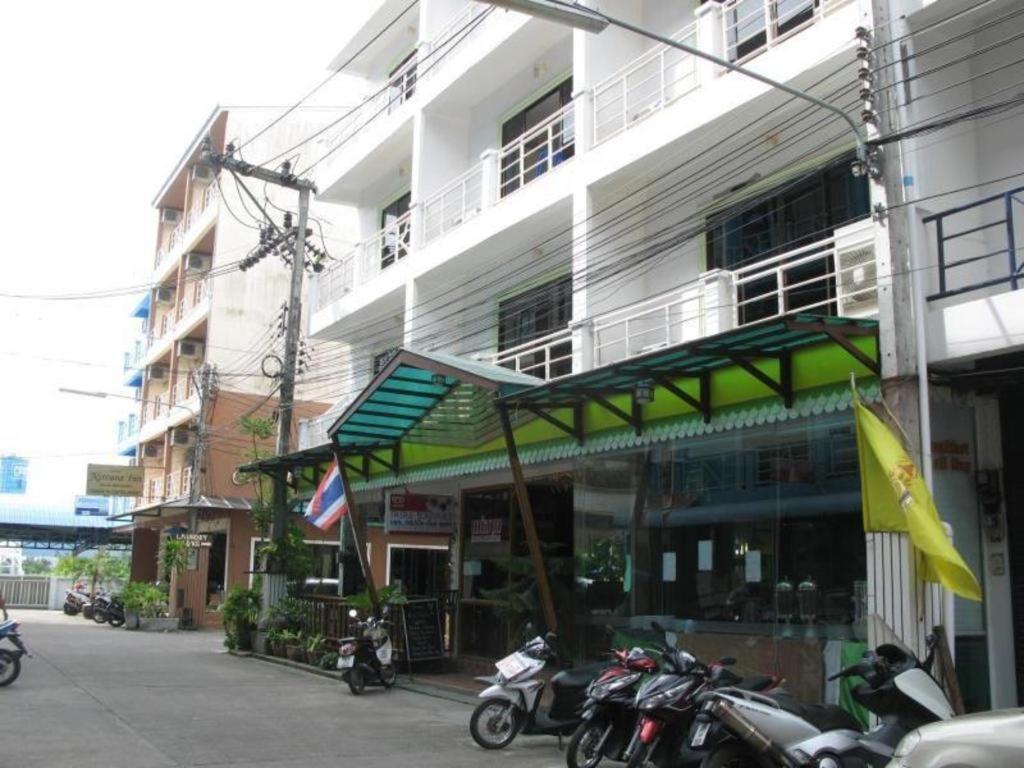 Triple Rund Place Hotel Patong Extérieur photo