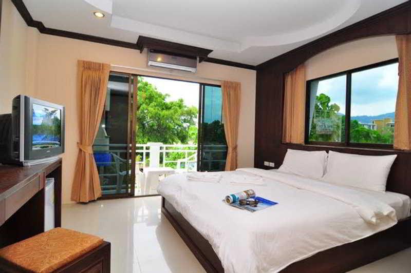 Triple Rund Place Hotel Patong Extérieur photo